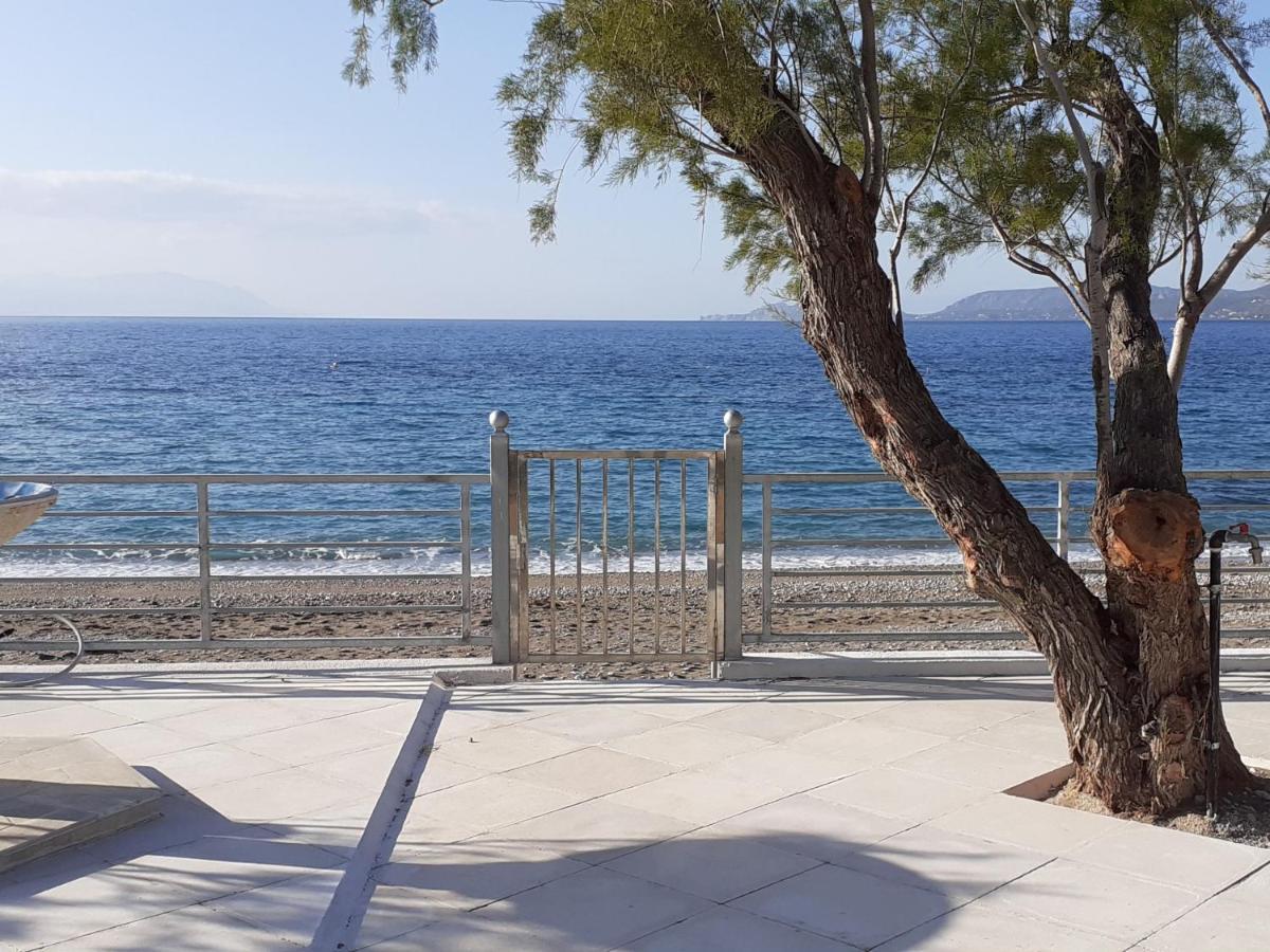 Villa Seabreeze Лоутраки Экстерьер фото