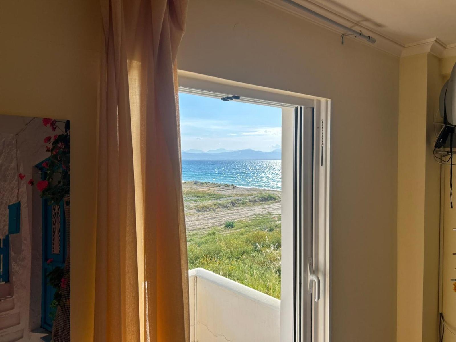 Villa Seabreeze Лоутраки Экстерьер фото