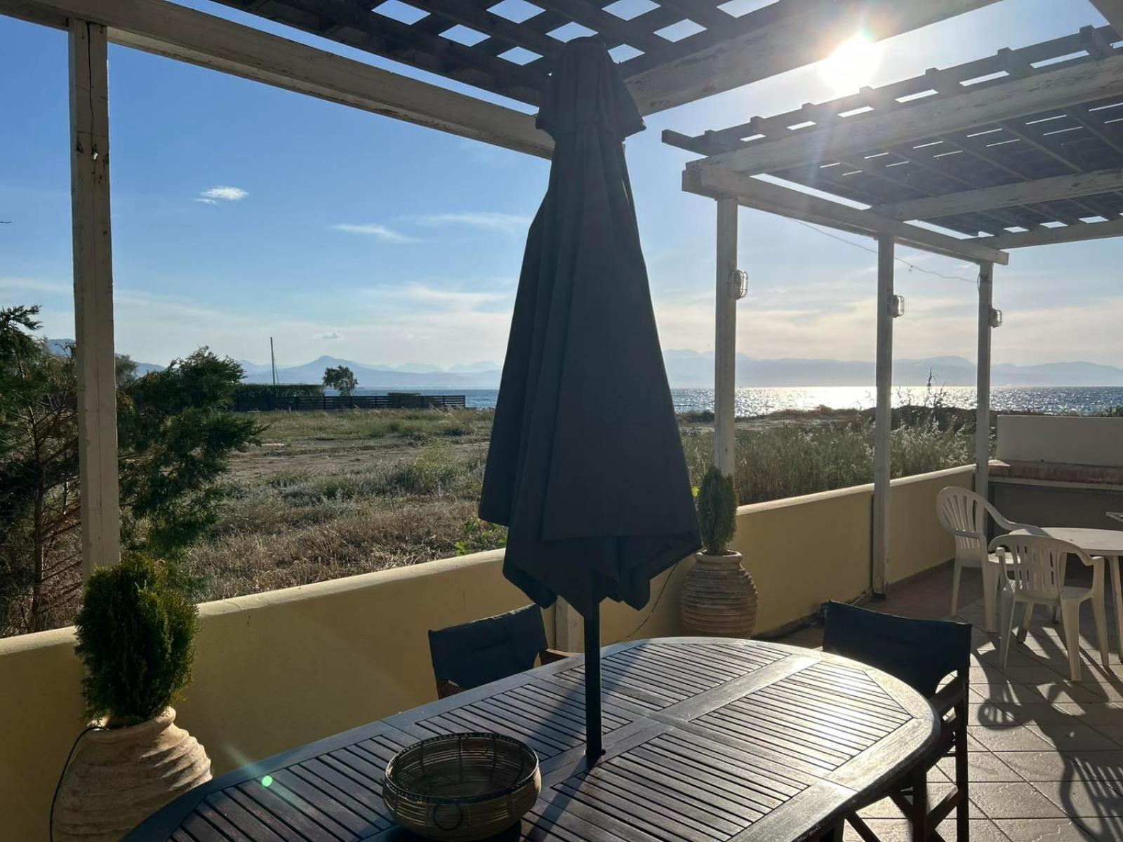 Villa Seabreeze Лоутраки Экстерьер фото